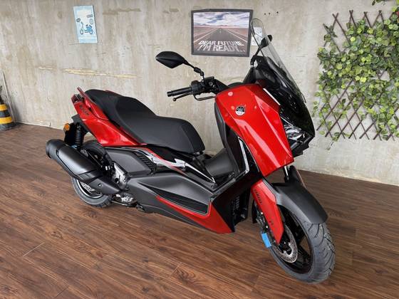 YAMAHA XMAX 300 CONNECTED ABS YAMAHA XMAX 300 CONNECTED ABS